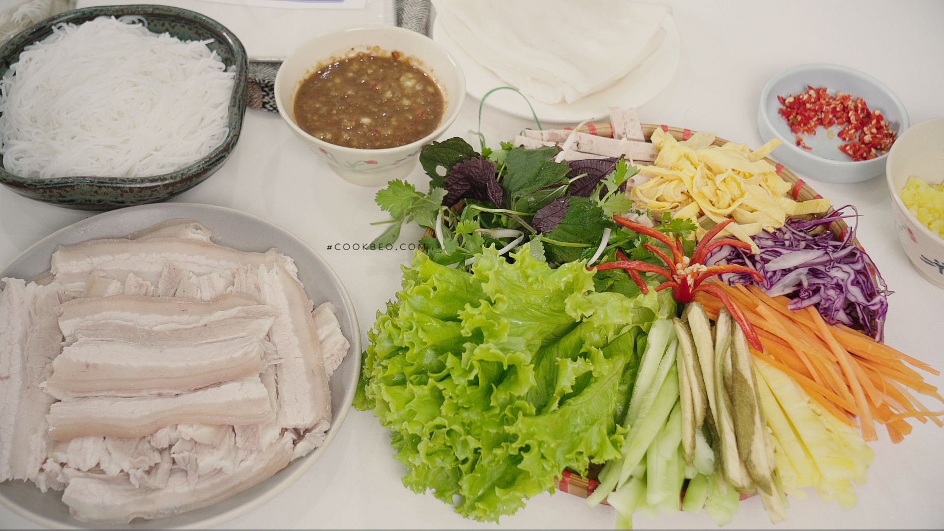 Bánh tráng cuốn thịt heo