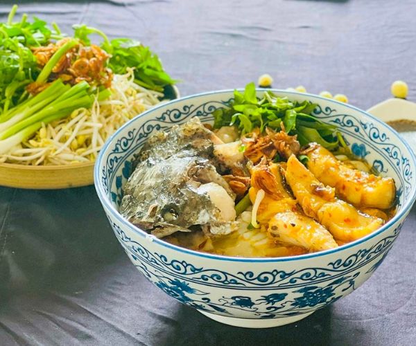 Bánh canh cá lóc Huế đậm đà
