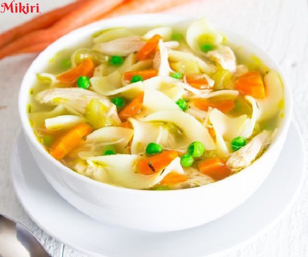 Cách nấu nui cho bé với món súp gà rau củ