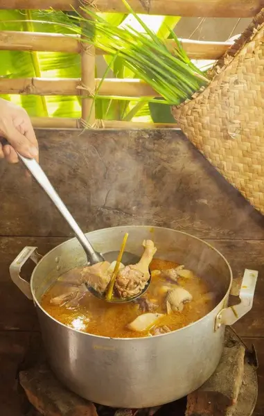 Lẩu vịt nấu chao