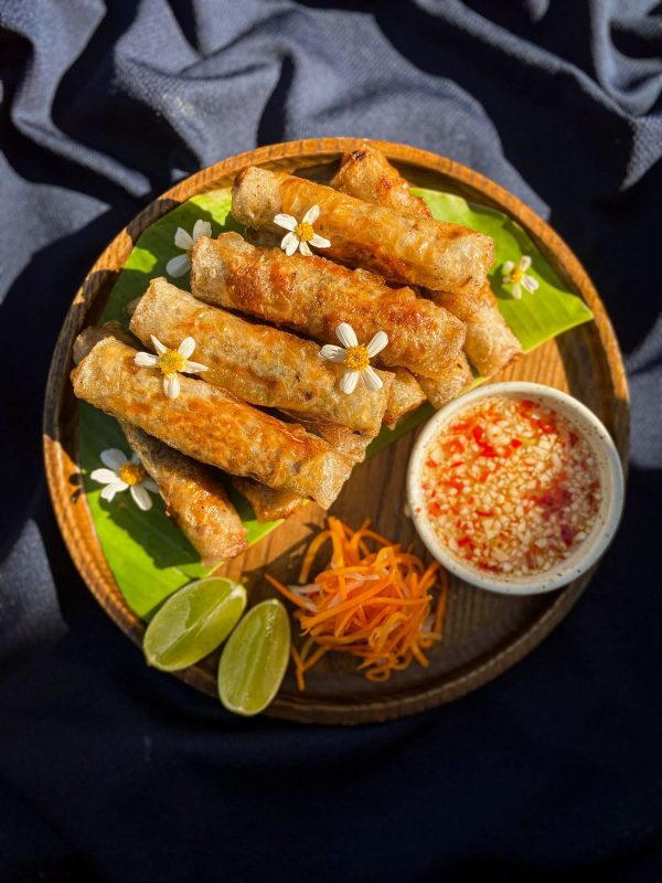 bánh tráng gạo pha bột mì sau khi cuốn và chiên lên
