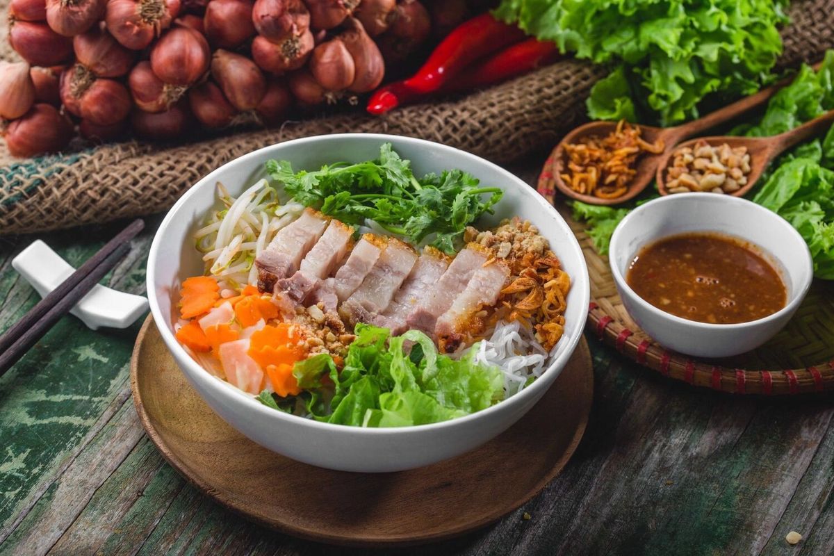 pha mắm nêm ăn với bún