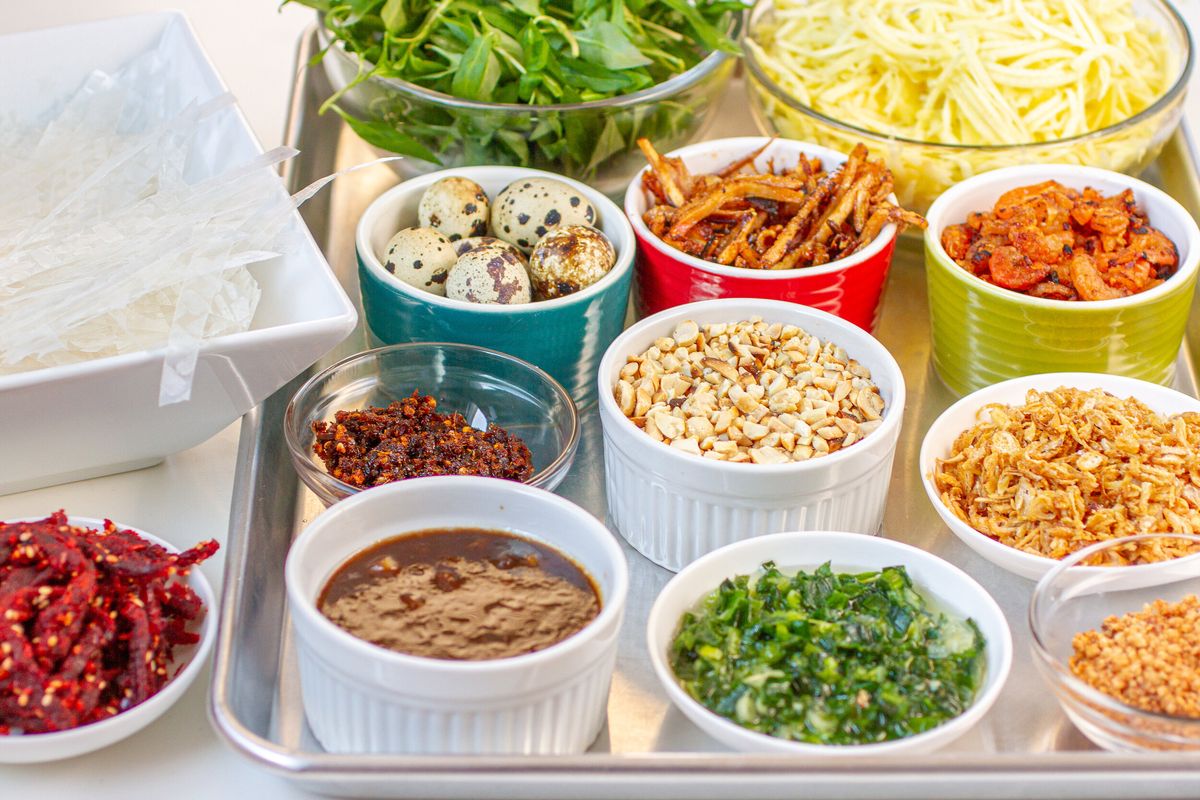 cách làm bánh tráng trộn muối tôm